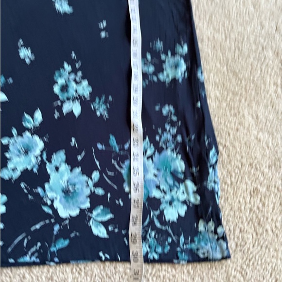 J.Jill Wearever V Neck Floral Tunic Boho Navy Blue Shirred Size Medium tall MT - Picture 15 of 16